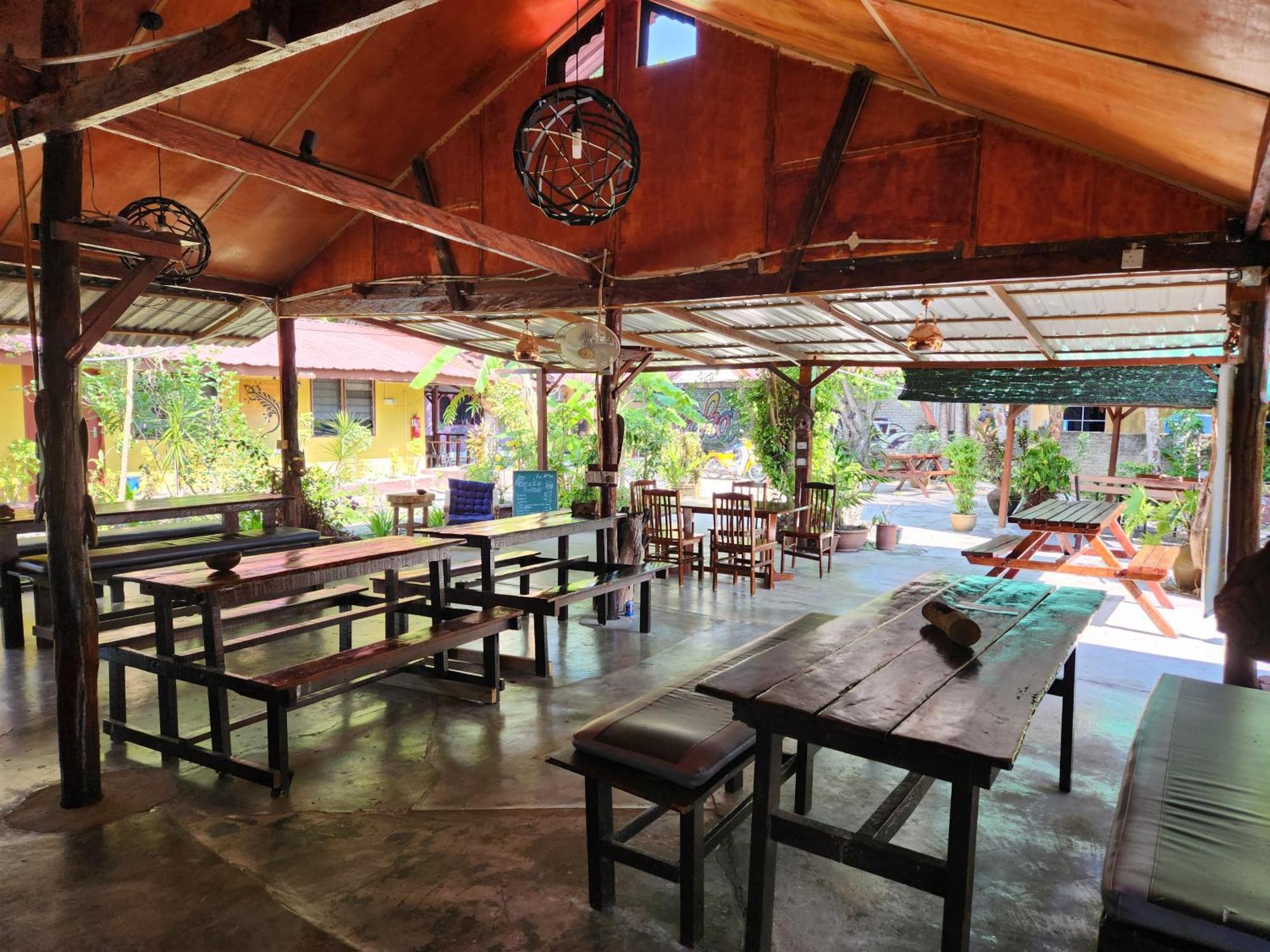 פנתאי צנאנג Gecko Guesthouse מראה חיצוני תמונה